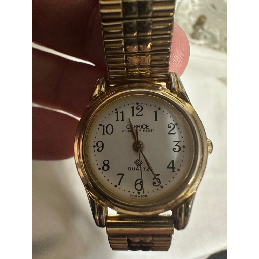 Vintage Caprice Gold Tone Quartz Watch Stretch Band Grandmacore Needs Battery - Picture 3 of 4